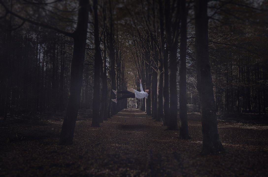 逃离破旧弃城