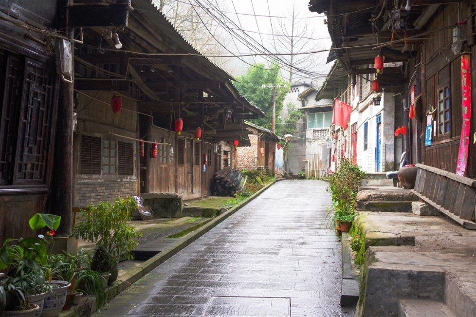 逃离违建房屋5